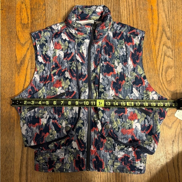 NWT FP Movement Off The Grid Printed Vest in Supernova Floral - Picture 13 of 15